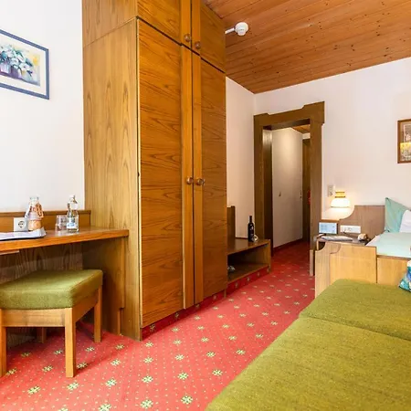 Gasthof Oberwirt Und Elisabeth جيرلوس
